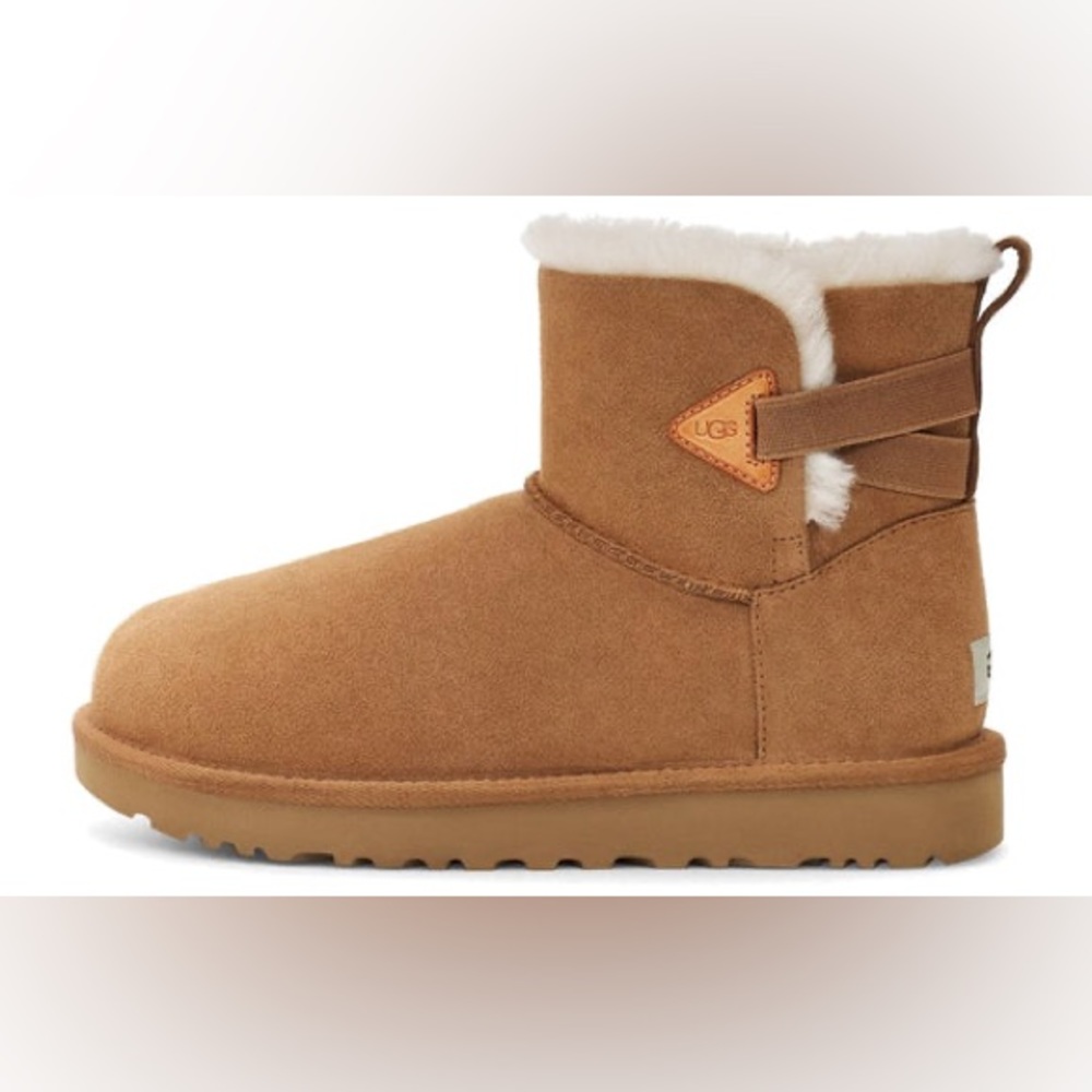 Ugg mini Bailey flex boots